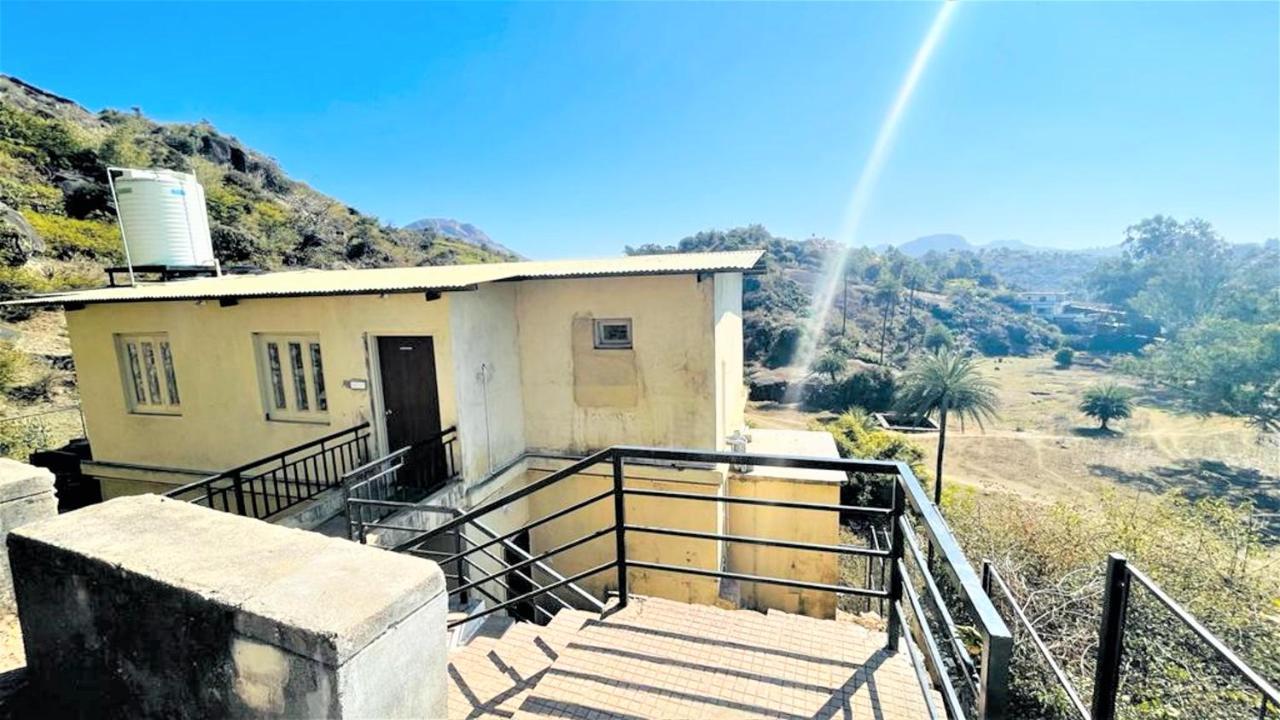 Shikhar Bunglow - A Stunning Valley View Bungalow In Mount Abu Bed & Breakfast ภายนอก รูปภาพ