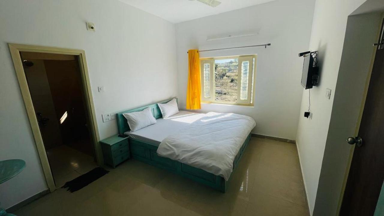 Shikhar Bunglow - A Stunning Valley View Bungalow In Mount Abu Bed & Breakfast ภายนอก รูปภาพ