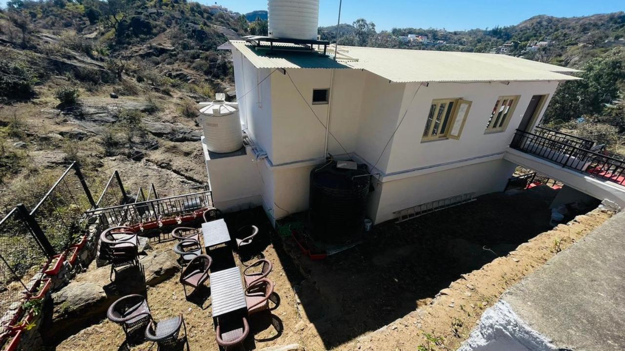 Shikhar Bunglow - A Stunning Valley View Bungalow In Mount Abu Bed & Breakfast ภายนอก รูปภาพ