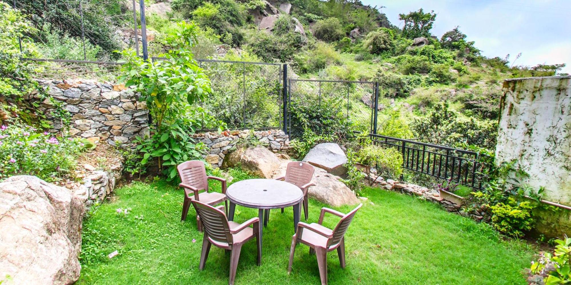 Shikhar Bunglow - A Stunning Valley View Bungalow In Mount Abu Bed & Breakfast ภายนอก รูปภาพ
